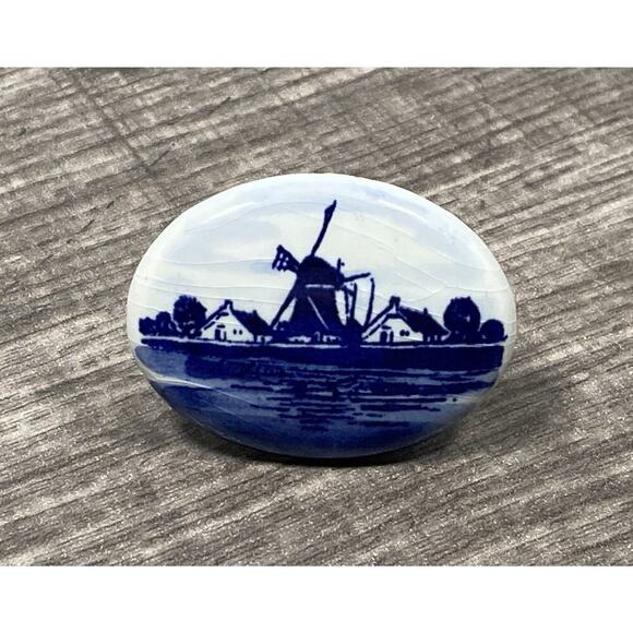 Delft Holland Handmade Blue White Windmill Porcelain Oval Brooch Lapel Pin - Picture 1 of 7